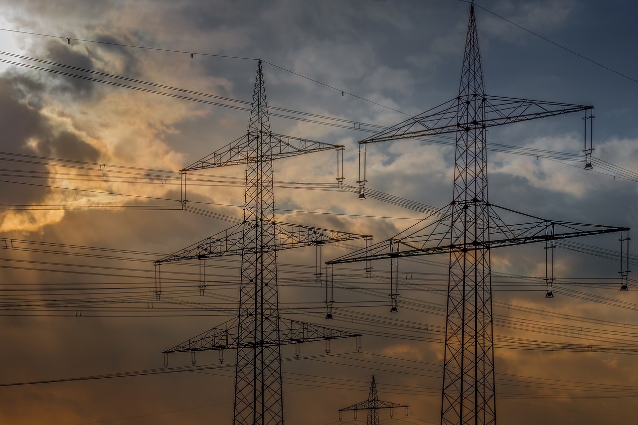 electricity pylons, energy, electricity-7181094.jpg